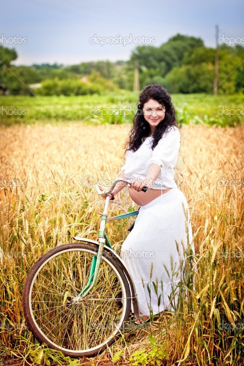 беременная в пшеничном поле на велосипеде идеи для фотосъемки