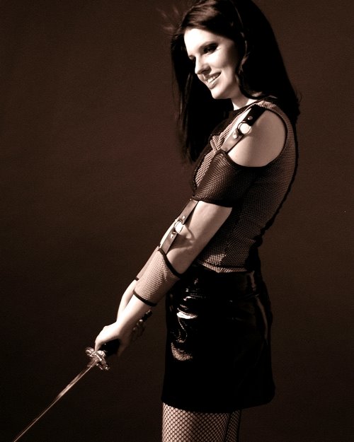 идеи фотосессии девушки с мечом
