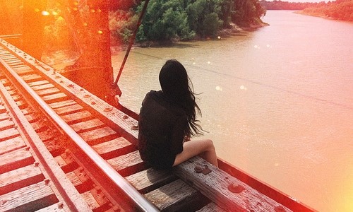  Девушка на мосту