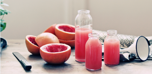 грейпфрутовый сок в бутылочках