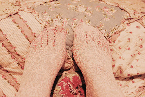 Пальцы ног девушки в колготках