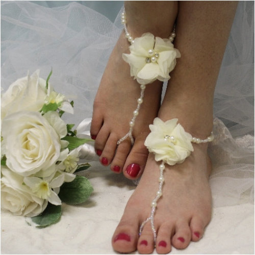 свадебная обувь для церемонии на песке у моря