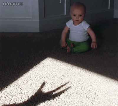 малыш пугается тени