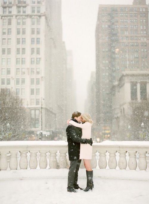 влюбленные на мосту под снегом love story