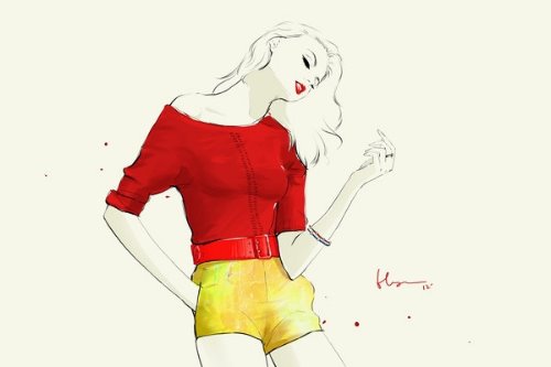 модница в красной кофточке и шортах горчичного цвета