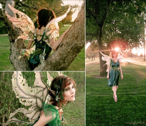 девушка с крыльями в образе лесного эльфа в солнечных лучах