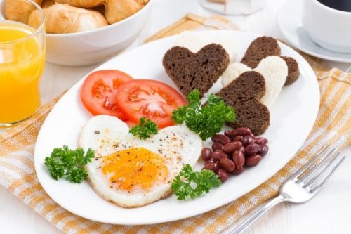 идеи оформления завтрака для любимого человека в день годовщины