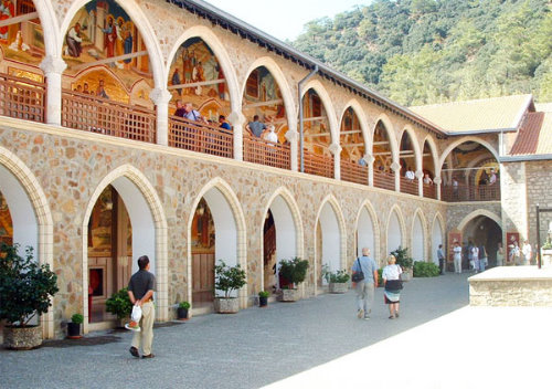 монастырь святой девы Киккос